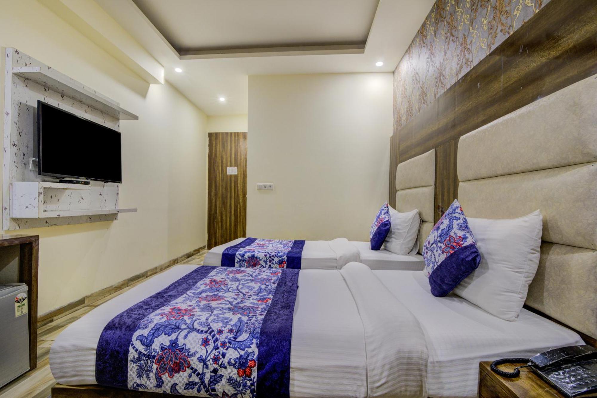 Hotel Smart Plaza By Smart Group New Delhi Exterior foto